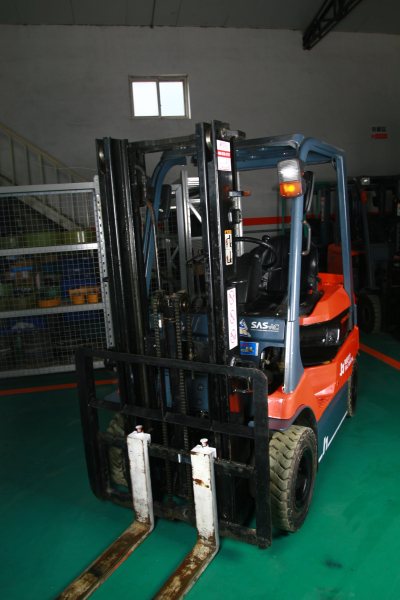 丰田电动叉车081# 7FBL15