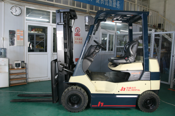 丰田电动叉车113# 7FB25