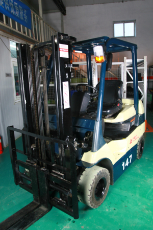 电动叉车租赁147# 7FB25