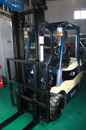 和盛兴行-电动叉车租赁183# 7FB20