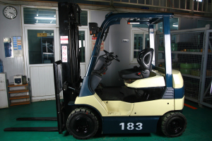 和盛兴行-电动叉车租赁183# 7FB20