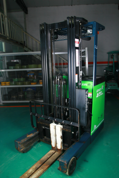 和盛兴行--电动叉车租赁303# 7FBR15