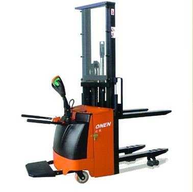 欧能全电动堆高机 EY1025