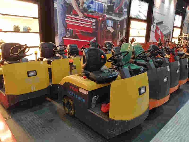 上海牵引车租赁站驾式电动牵引车 - QS30 QS30