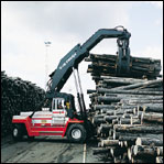瑞典斯维叉车(SVETRUCK)25吨木材抓举专用搬运叉车 TMF 28/21_中国叉车网(www.chinaforklift.com)