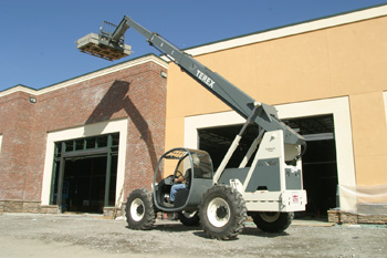 美国德雷克斯叉车（Terex）8000磅伸缩臂叉车