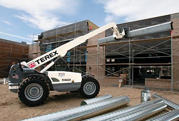 美国德雷克斯叉车（Terex）13230磅伸缩臂叉车
