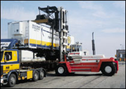 瑞典斯维叉车(SVETRUCK)42吨重箱内燃集装箱平衡重叉车 42120-54