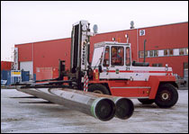 瑞典斯维叉车(SVETRUCK)15吨钢卷专用搬运叉车 1560-33_中国叉车网(www.chinaforklift.com)