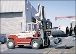 瑞典斯维叉车(SVETRUCK)25吨钢卷专用搬运叉车 25120-42