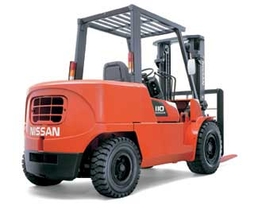 日本日产叉车(NISSAN)9000磅汽油平衡重叉车 JP90Y