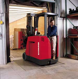 美国雷蒙叉车(RAYMOND)3000-5000磅站驾平衡重叉车 Stand-up Counterbalanced Lift Trucks