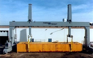 美国船用设备叉车(MARINE)自行式龙门吊 Hatch Cover Crane