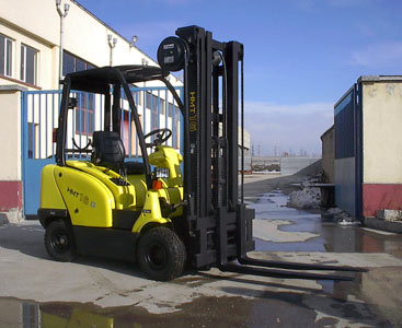 保加利亚黑尔库(HERCU)2吨内燃柴油平衡重叉车 HMT20 D