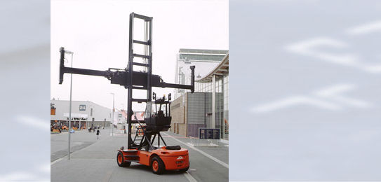德国林德叉车(LINDE)8吨空箱内燃集装箱平衡叉车 C80