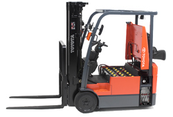 美国丰田叉车(TOYOTA)4000磅三轮电动平衡重叉车 7FBEU20