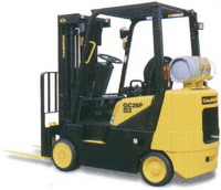 斗山内燃实心胎叉车 GC 20/25/30E(P)-3