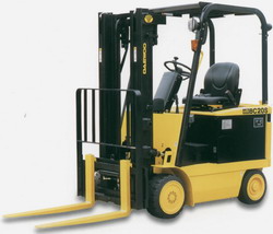 斗山内燃实心胎叉车 BC25S-2