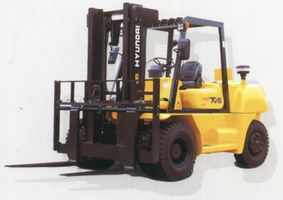 现代平衡重式柴油叉车 HDF50II