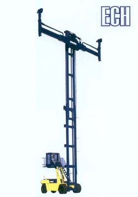 小松空箱堆高机平衡重叉车 ECH
