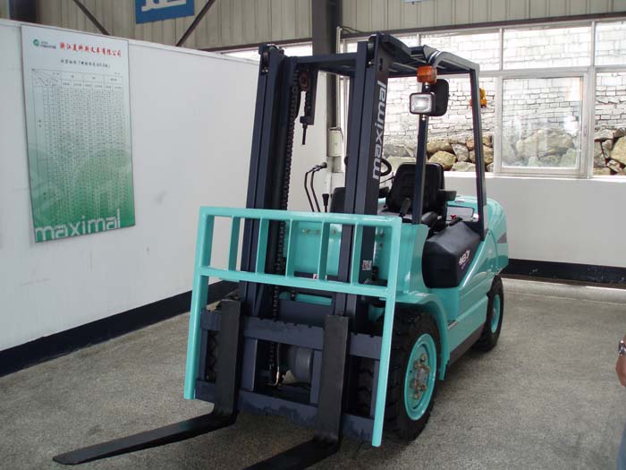 美科斯3吨内燃柴油平衡重叉车 FD30