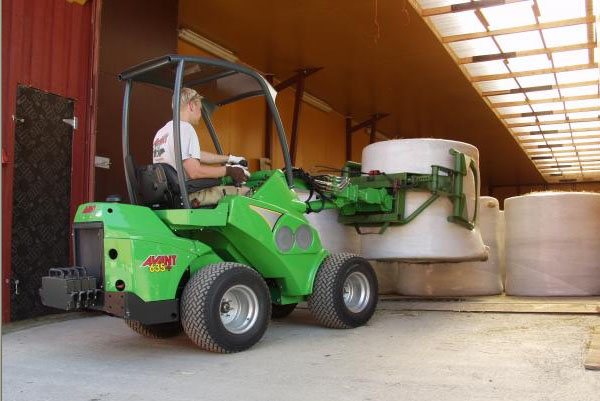 爱沙尼亚SAMI牧场专用搬运叉车