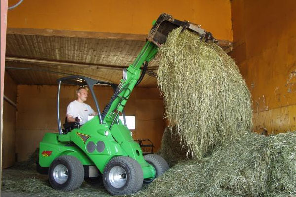 爱沙尼亚SAMI牧场草料专用叉车
