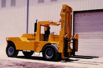 美国Apacheforlift& Equipment重箱内燃平衡重叉车