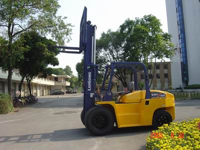 柳工7吨内燃平衡重叉车 CPCD70