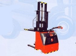 捷克贝尔特(BELET)F12APL 2,5堆高机 F12APL 2,5