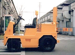 日本神钢1-5吨电动牵引车 1-5吨