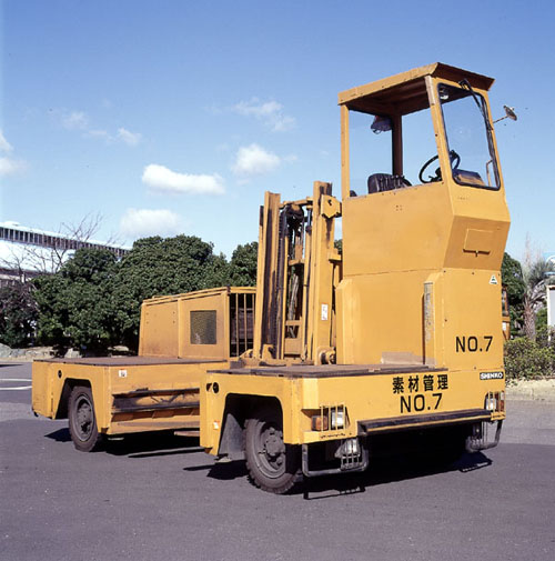 日本神钢重型侧面叉车(三)