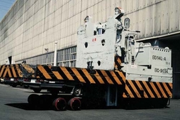 日本神钢重型站驾式平台搬运车