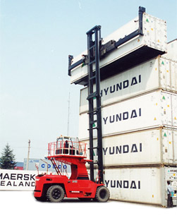 广州天力:大连五层空箱作业叉车 FD210