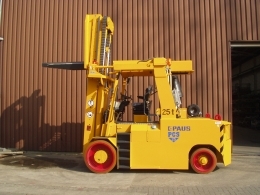 Paus Compact Forklift 　