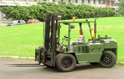 印度(Godrej)Medium Diesel Forklift Truck (4 to 6 tonnes)