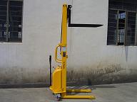 半电动堆高车，堆高机， 1.0T/1.5T/2.0T*1.6M/2.0M/2.5M/3.0M