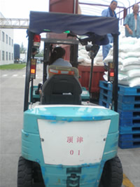 神钢坐驾平衡重叉车
