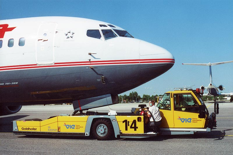 德国Goldhofer AST-3 F/L客机专用牵引车 AST-3 F/L
