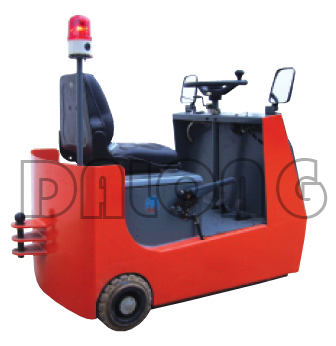 QD30 电动牵引车（牵引力：3.0 吨）