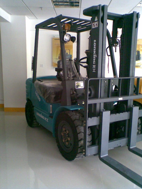 龙工叉车 LG30
