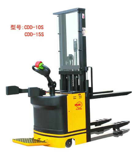 CTD为跨腿式电动堆垛车 CTD10 CTD15 CTD20