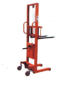 手摇式堆高机 CTJ500