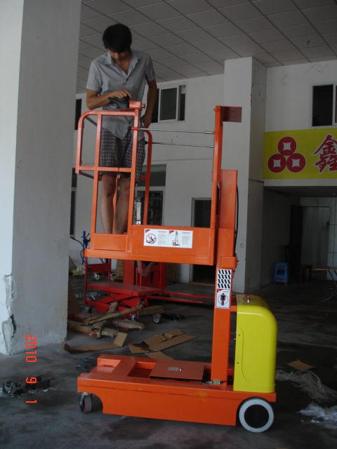 佛山鑫力全电动高空取料机专业出口设备|高空作业平台耐用不用怀疑 QLJ