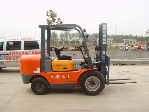 供应安叉2T内燃平衡重叉车 2T1.7米