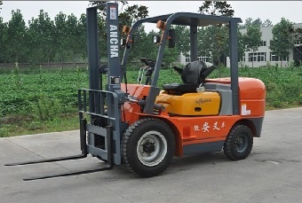 2T1.7米单缸3 CPC-20_中国叉车网(www.chinaforklift.com)