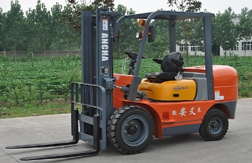 供应2.5吨叉车3米 CPC－25_中国叉车网(www.chinaforklift.com)