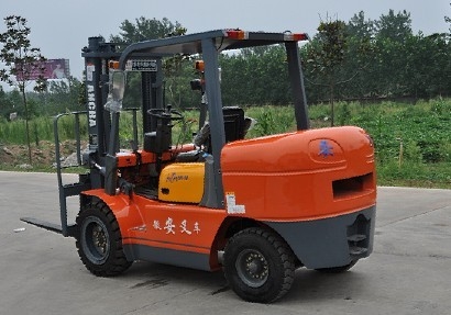 3吨叉车 CPC30_中国叉车网(www.chinaforklift.com)