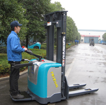 广西叉车 南宁叉车公司 贵港总代理公司 内燃叉车 电动叉车 伸缩臂叉车