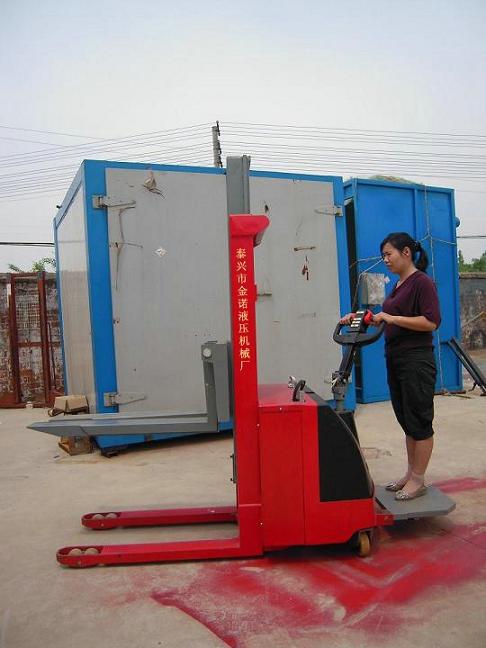 叉车|全电动堆高车 CTD